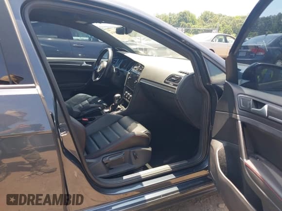 ✅ 2018 Volkswagen Golf GTI S • VIN: 3VW447AU5JM263399 • Lot: 42578574. Listed on IAAI with 105,998 mi. Free auction sales archive from the USA and detailed vehicle history report at DreamBid. Image 5.