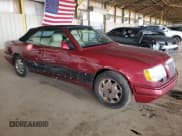 ✅ 1995 Mercedes-Benz E 320 • VIN: WDBEA66E3SC172340 • Lot: 93621365. Wystawiony na Copart z przebiegiem 114 520 mil. Bezpłatny archiwum sprzedaży aukcyjnych z USA i szczegółowy raport historii pojazdu na DreamBid. Zdjęcie 4.