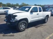 ✅ 2020 Toyota Tacoma SR • VIN: 5TFRX5GN2LX177453 • Lot: 43285689. Wystawiony na IAAI z przebiegiem 100 011 mil. Bezpłatny archiwum sprzedaży aukcyjnych z USA i szczegółowy raport historii pojazdu na DreamBid. Zdjęcie 2.