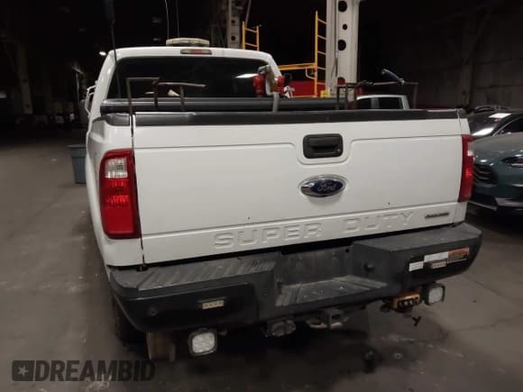 ✅ 2015 Ford F-250 Lariat • VIN: 1FT7W2B60FEC73171 • Lot: 43409952. Listed on IAAI with 302,035 mi. Free auction sales archive from the USA and detailed vehicle history report at DreamBid. Image 6.