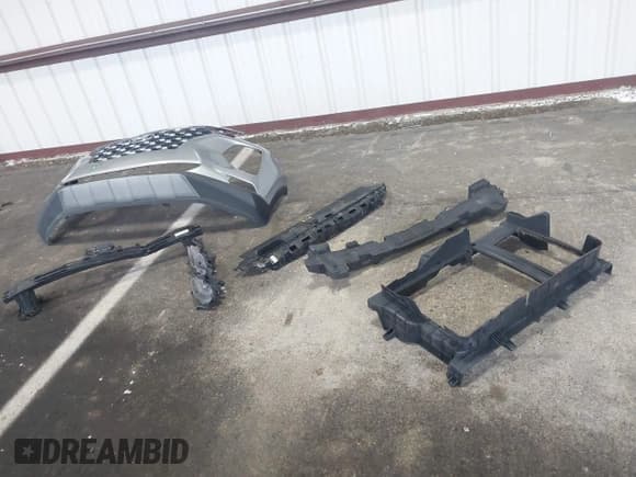 ✅ 2020 Hyundai Santa Fe Limited • VIN: 5NMS5CAA1LH200330 • Лот: 42630133. Опубликован ранее на IAAI с пробегом 90 016 миль. Бесплатный доступ к архиву аукционных продаж из США и подробный отчёт об истории автомобиля на DreamBid. Изображение 12.