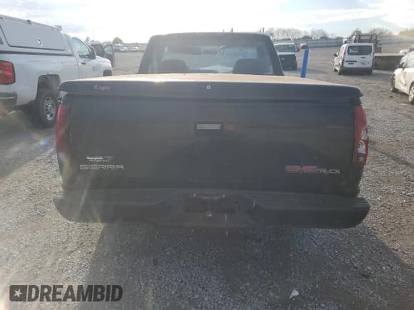 ✅ 1996 GMC Sierra 1500 • VIN: 1GTEC14W3TZ525751 • Лот: 85170165. Опубликован ранее на Copart с пробегом Не указан. Бесплатный доступ к архиву аукционных продаж из США и подробный отчёт об истории автомобиля на DreamBid. Изображение 6.