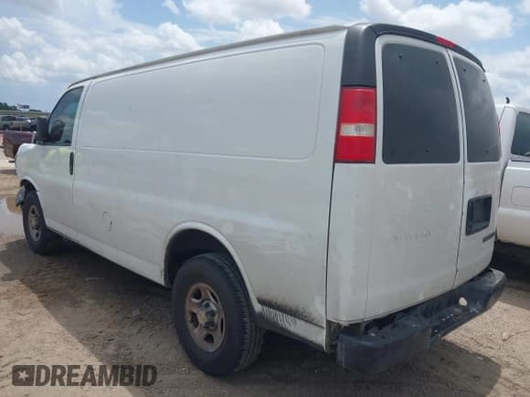 ✅ 2005 Chevrolet Express Cargo • VIN: 1GCFG15X751196098 • Lot: 42689221. Listed on IAAI with 467,793 mi. Free auction sales archive from the USA and detailed vehicle history report at DreamBid. Image 3.