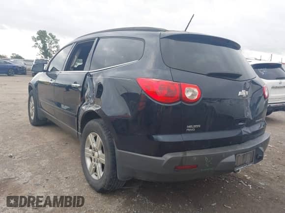 2010 Chevrolet Traverse 1LT z VIN 1GNLVFED9AJ220267, wystawiony jako IAAI lot #43285899 z przebiegiem 234 770 mil mil oraz . Historia ofert i sprzedaży dostępna na DreamBid. Obrazek 3.