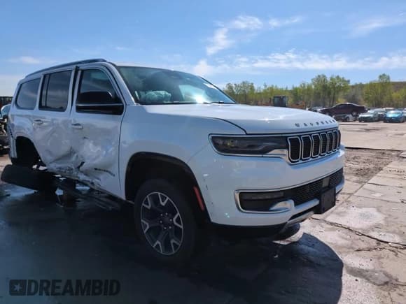✅ 2023 Jeep Wagoneer Series III • VIN: 1C4SJSDP8PS540588 • Lot: 56546295. Listed on Copart with 47,041 mi. Free auction sales archive from the USA and detailed vehicle history report at DreamBid. Image 14.