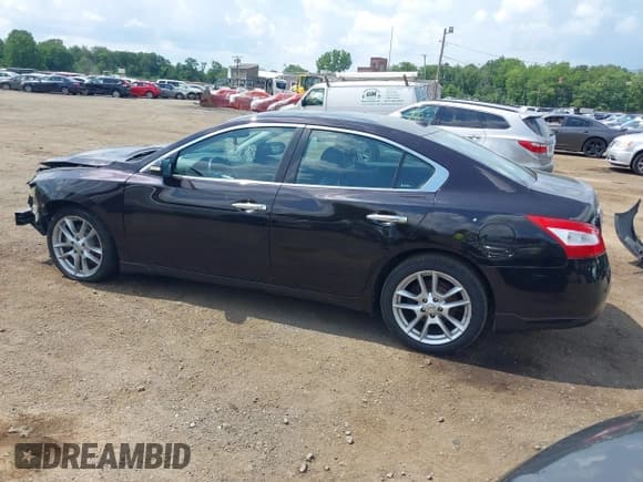 ✅ 2011 Nissan Maxima SV • VIN: 1N4AA5AP9BC809126 • Lot: 42716709. Listed on IAAI with 150,118 mi. Free auction sales archive from the USA and detailed vehicle history report at DreamBid. Image 3.