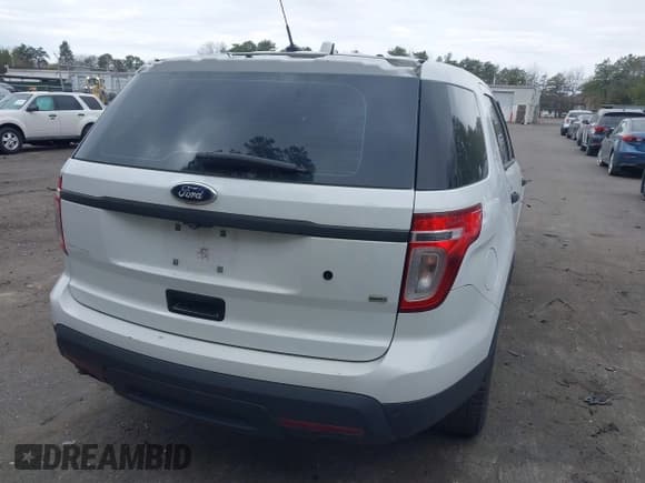 ✅ 2014 Ford Police Interceptor Utility • VIN: 1FM5K8AR4EGC60620 • Lot: 42081641. Wystawiony na IAAI z przebiegiem 135 328 mil. Bezpłatny archiwum sprzedaży aukcyjnych z USA i szczegółowy raport historii pojazdu na DreamBid. Zdjęcie 4.