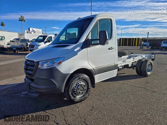 ✅ 2023 Mercedes-Benz Sprinter • VIN: W1X8N23Y6PN256271 • Лот: 96418695. Опубликован ранее на Copart с пробегом 12 миль. Бесплатный доступ к архиву аукционных продаж из США и подробный отчёт об истории автомобиля на DreamBid. Изображение 2.