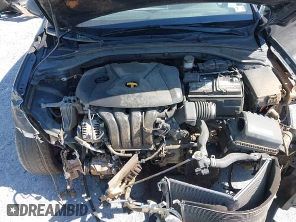 ✅ 2019 Hyundai Elantra • VIN: KMHH35LE4KU102259 • Lot: 42075775. Listed on IAAI with 75,830 mi. Free auction sales archive from the USA and detailed vehicle history report at DreamBid. Image 10.