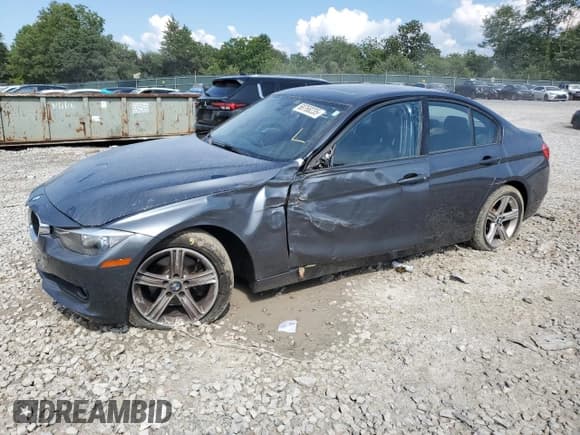 ✅ 2014 BMW 3 Series 320i xDrive • VIN: WBA3C3C53EF985330 • Lot: 68768235. Listed on Copart with 122,620 mi. Free auction sales archive from the USA and detailed vehicle history report at DreamBid. Image 1.