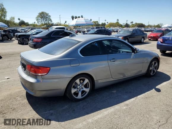 ✅ 2007 BMW 3 Series 328xi • VIN: WBAWV53567P077115 • Лот: 50252685. Опубликован ранее на Copart с пробегом Не указан. Бесплатный доступ к архиву аукционных продаж из США и подробный отчёт об истории автомобиля на DreamBid. Изображение 3.