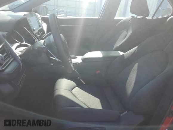 2023 Toyota Camry LE z VIN 4T1C11AK5PU115918, wystawiony jako Copart lot #85148995 z przebiegiem 57 491 mil mil oraz Czysty tytuł • Clean title. Historia ofert i sprzedaży dostępna na DreamBid. Obrazek 7.