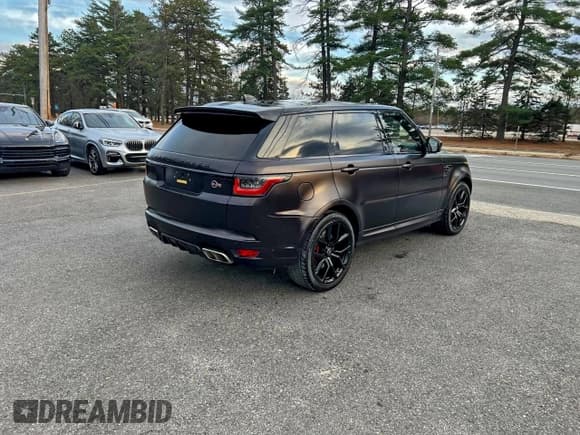 ✅ 2020 Land Rover Range Rover Sport SVR • VIN: SALWZ2RE7LA712894 • Lot: 96376195. Wystawiony na Copart z przebiegiem 104 769 mil. Bezpłatny archiwum sprzedaży aukcyjnych z USA i szczegółowy raport historii pojazdu na DreamBid. Zdjęcie 4.