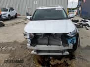 ✅ 2024 Toyota Highlander LE • VIN: 5TDKDRBH0RS561538 • Lot: 70194845. Wystawiony na Copart z przebiegiem 15 722 mil. Bezpłatny archiwum sprzedaży aukcyjnych z USA i szczegółowy raport historii pojazdu na DreamBid. Zdjęcie 15.