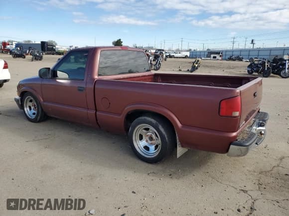 ✅ 1998 Chevrolet S-10 LS • VIN: 1GCCS1442WK247348 • Лот: 51708985. Опубликован ранее на Copart с пробегом 185 239 миль. Бесплатный доступ к архиву аукционных продаж из США и подробный отчёт об истории автомобиля на DreamBid. Изображение 2.