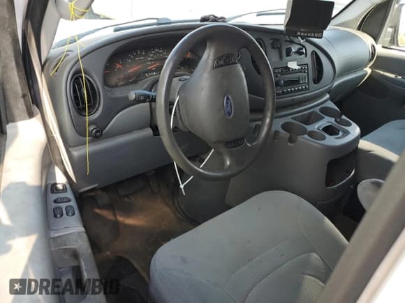 ✅ 2008 Ford Econoline Cargo Commercial • VIN: 1FTNE24W38DB08635 • Лот: 67351825. Опубликован ранее на Copart с пробегом 219 996 миль. Бесплатный доступ к архиву аукционных продаж из США и подробный отчёт об истории автомобиля на DreamBid. Изображение 8.