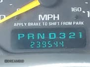 ✅ 1999 GMC Sierra 1500 SLE • VIN: 1GTEK19T7XE515464 • Лот: 42699845. Опубликован ранее на IAAI с пробегом 239 544 миль. Бесплатный доступ к архиву аукционных продаж из США и подробный отчёт об истории автомобиля на DreamBid. Изображение 7.