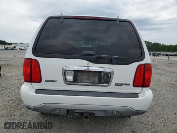 ✅ 2001 Lincoln Navigator • VIN: 5LMFU28R71LJ18097 • Lot: 56051245. Listed on Copart with Not provided. Free auction sales archive from the USA and detailed vehicle history report at DreamBid. Image 6.