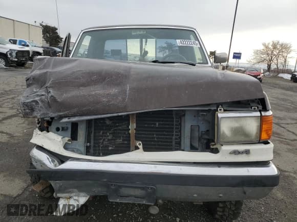 ✅ 1991 Ford F-250 • VIN: 1FTHX26G1MKB21130 • Lot: 42222245. Listed on Copart with 13,849 mi. Free auction sales archive from the USA and detailed vehicle history report at DreamBid. Image 11.