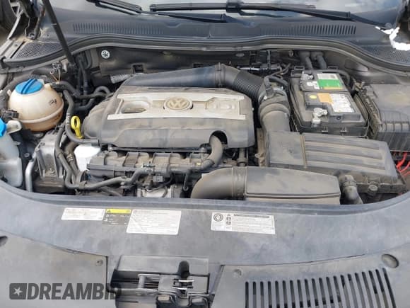 ✅ 2015 Volkswagen CC Executive • VIN: WVWRP7AN7FE802238 • Lot: 42321727. Wystawiony na IAAI z przebiegiem 65 933 mil. Bezpłatny archiwum sprzedaży aukcyjnych z USA i szczegółowy raport historii pojazdu na DreamBid. Zdjęcie 10.