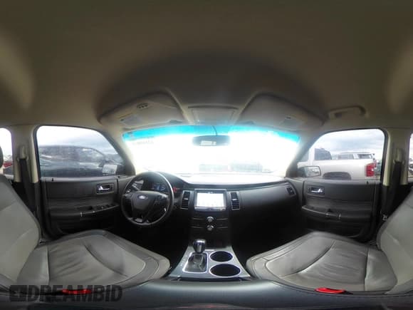 ✅ 2018 Ford Flex SEL • VIN: 2FMGK5C8XJBA01532 • Lot: 42169825. Wystawiony na IAAI z przebiegiem 112 715 mil. Bezpłatny archiwum sprzedaży aukcyjnych z USA i szczegółowy raport historii pojazdu na DreamBid. Zdjęcie 18.