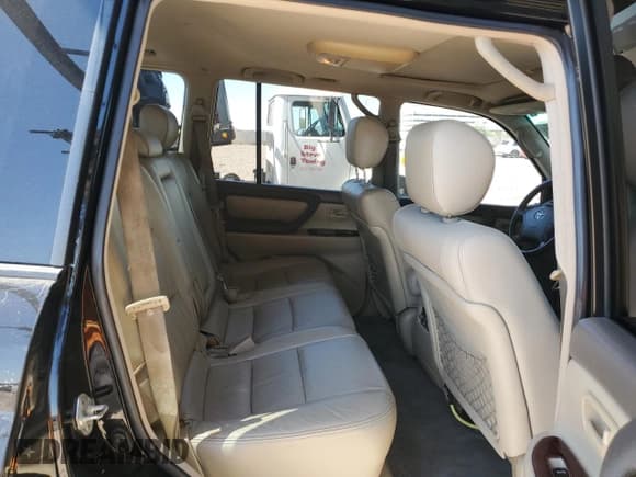 ✅ 2006 Toyota Land Cruiser • VIN: JTEHT05J262098694 • Lot: 49923375. Wystawiony na Copart z przebiegiem 174 779 mil. Bezpłatny archiwum sprzedaży aukcyjnych z USA i szczegółowy raport historii pojazdu na DreamBid. Zdjęcie 11.