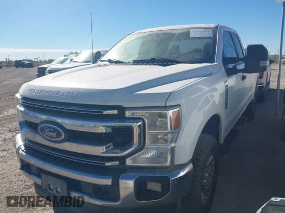 ✅ 2022 Ford F-250 XL • VIN: 1FT7X2B61NEE23820 • Lot: 43733701. Wystawiony na IAAI z przebiegiem 168 949 mil. Bezpłatny archiwum sprzedaży aukcyjnych z USA i szczegółowy raport historii pojazdu na DreamBid. Zdjęcie 2.