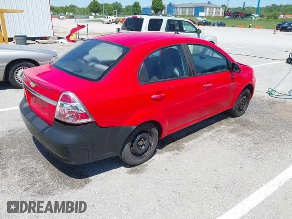 ✅ 2010 Chevrolet Aveo 1LT • VIN: KL1TD5DE0AB126585 • Lot: 42219460. Wystawiony na IAAI z przebiegiem 148 785 mil. Bezpłatny archiwum sprzedaży aukcyjnych z USA i szczegółowy raport historii pojazdu na DreamBid. Zdjęcie 4.