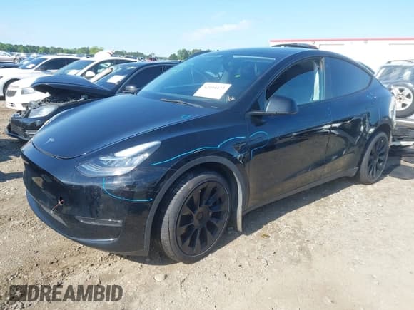 ✅ 2022 Tesla Model Y Long Range • VIN: 7SAYGDEE6NF385120 • Lot: 42194477. Wystawiony na IAAI z przebiegiem 42 201 mil. Bezpłatny archiwum sprzedaży aukcyjnych z USA i szczegółowy raport historii pojazdu na DreamBid. Zdjęcie 2.