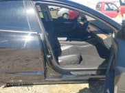 ✅ 2023 Tesla Model 3 • VIN: 5YJ3E1EA4PF646286 • Лот: 43514835. Опубликован ранее на IAAI с пробегом 27 197 миль. Бесплатный доступ к архиву аукционных продаж из США и подробный отчёт об истории автомобиля на DreamBid. Изображение 5.