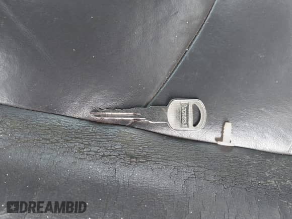 1999 Chevrolet Silverado 2500 с VIN 1GCGK24U4XE220188, выставлен на аукционе IAAI как лот 42125659 с пробегом 442 175 миль миль и . История ставок и продаж доступна на DreamBid. Изображение 11.