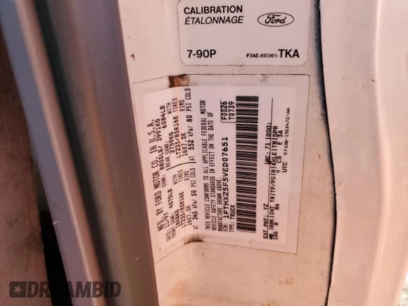 ✅ 1997 Ford F-250 • VIN: 1FTHX25F5VED07651 • Lot: 87223024. Wystawiony na Copart z przebiegiem 221 981 mil. Bezpłatny archiwum sprzedaży aukcyjnych z USA i szczegółowy raport historii pojazdu na DreamBid. Zdjęcie 12.