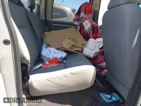 2008 Dodge Dakota z VIN 1D3HW38K18S590757, wystawiony jako IAAI lot #42501413 z przebiegiem Nie podano mil oraz . Historia ofert i sprzedaży dostępna na DreamBid. Obrazek 8.