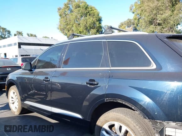 ✅ 2018 Audi Q7 Premium Plus • VIN: WA1LAAF78JD004273 • Lot: 42568063. Listed on IAAI with 94,330 mi. Free auction sales archive from the USA and detailed vehicle history report at DreamBid. Image 15.