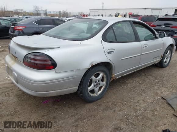 ✅ 2001 Pontiac Grand Prix SE • VIN: 1G2WK52J41F226746 • Лот: 41894636. Опубликован ранее на IAAI с пробегом 136 260 миль. Бесплатный доступ к архиву аукционных продаж из США и подробный отчёт об истории автомобиля на DreamBid. Изображение 4.