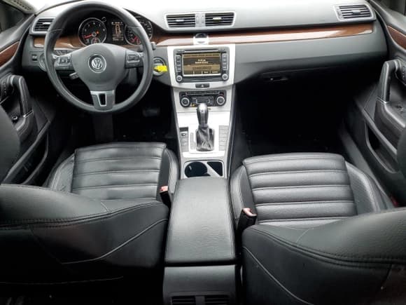 ✅ 2012 Volkswagen CC Lux • VIN: WVWHP7AN4CE534014 • Lot: 68882035. Wystawiony na Copart z przebiegiem 177 219 mil. Bezpłatny archiwum sprzedaży aukcyjnych z USA i szczegółowy raport historii pojazdu na DreamBid. Zdjęcie 8.