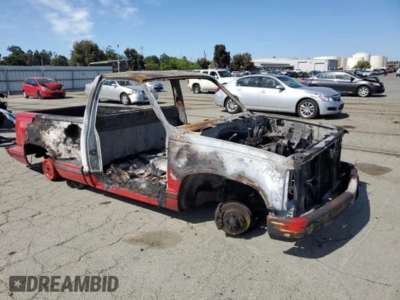 ✅ 1995 GMC Sierra 1500 • VIN: 1GTEC14K3SZ525616 • Lot: 58402965. Wystawiony na Copart z przebiegiem Nie podano. Bezpłatny archiwum sprzedaży aukcyjnych z USA i szczegółowy raport historii pojazdu na DreamBid. Zdjęcie 4.