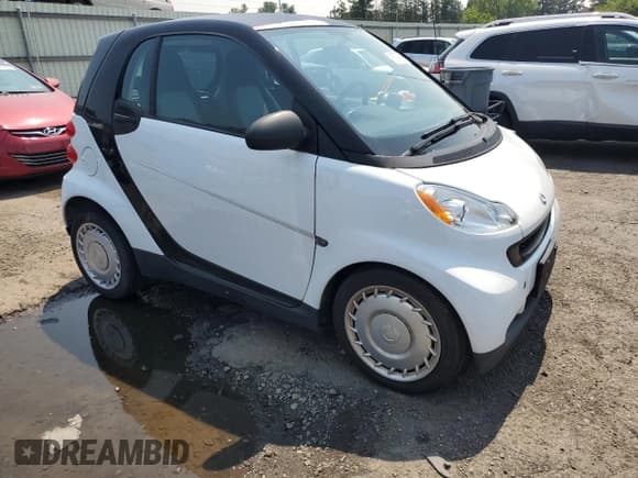 ✅ 2012 Smart fortwo Pure • VIN: WMEEJ3BA4CK526023 • Lot: 66778685. Wystawiony na Copart z przebiegiem 42 671 mil. Bezpłatny archiwum sprzedaży aukcyjnych z USA i szczegółowy raport historii pojazdu na DreamBid. Zdjęcie 4.