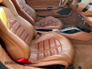 ✅ 2016 Ferrari 488 • VIN: ZFF79ALA5G0214993 • Лот: 69477725. Опубликован ранее на Copart с пробегом 25 529 миль. Бесплатный доступ к архиву аукционных продаж из США и подробный отчёт об истории автомобиля на DreamBid. Изображение 5.