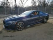 ✅ 2021 BMW 8 Series 840i • VIN: WBAAE4C08MCF60099 • Lot: 39080043. Wystawiony na Copart z przebiegiem 6 633 mil. Bezpłatny archiwum sprzedaży aukcyjnych z USA i szczegółowy raport historii pojazdu na DreamBid. Zdjęcie 1.