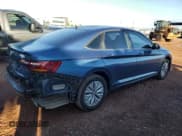 ✅ 2019 Volkswagen Jetta S • VIN: 3VWC57BUXKM068634 • Лот: 82447315. Опубликован ранее на Copart с пробегом 124 242 миль. Бесплатный доступ к архиву аукционных продаж из США и подробный отчёт об истории автомобиля на DreamBid. Изображение 3.