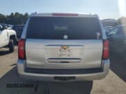 ✅ 2015 Chevrolet Suburban LT • VIN: 1GNSKJKC1FR156026 • Lot: 75703044. Wystawiony na Copart z przebiegiem Nie podano. Bezpłatny archiwum sprzedaży aukcyjnych z USA i szczegółowy raport historii pojazdu na DreamBid. Zdjęcie 6.