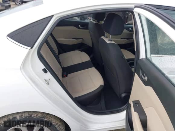 2020 Hyundai Accent SE z VIN 3KPC24A6XLE111619, wystawiony jako IAAI lot #42849017 z przebiegiem 60 288 mil mil oraz . Historia ofert i sprzedaży dostępna na DreamBid. Obrazek 8.