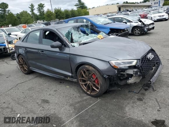 ✅ 2019 Audi RS 3 • VIN: WUABWGFF0KA905110 • Лот: 68926325. Опубликован ранее на Copart с пробегом 61 273 миль. Бесплатный доступ к архиву аукционных продаж из США и подробный отчёт об истории автомобиля на DreamBid. Изображение 4.