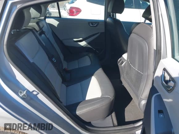 ✅ 2020 Hyundai Ioniq Limited • VIN: KMHC85LJXLU073635 • Lot: 41371618. Wystawiony na IAAI z przebiegiem 33 518 mil. Bezpłatny archiwum sprzedaży aukcyjnych z USA i szczegółowy raport historii pojazdu na DreamBid. Zdjęcie 8.