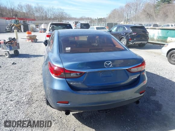 ✅ 2016 Mazda 6 i Sport • VIN: JM1GJ1U55G1421823 • Lot: 43693001. Wystawiony na IAAI z przebiegiem 176 851 mil. Bezpłatny archiwum sprzedaży aukcyjnych z USA i szczegółowy raport historii pojazdu na DreamBid. Zdjęcie 16.