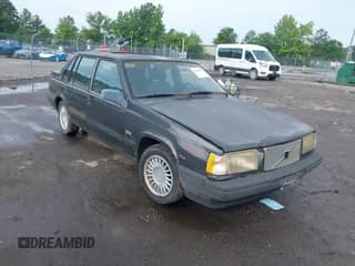 ✅ 1993 Volvo 900 GLS • VIN: YV1JS8830P3120167 • Lot: 42439102. Wystawiony na IAAI z przebiegiem 225 036 mil. Bezpłatny archiwum sprzedaży aukcyjnych z USA i szczegółowy raport historii pojazdu na DreamBid. Zdjęcie 1.
