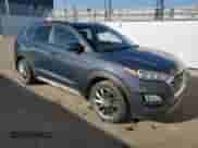 2020 Hyundai Tucson Ultimate z VIN KM8J3CAL5LU213881, wystawiony jako Copart lot #70758155 z przebiegiem 194 598 mil mil oraz Czysty tytuł • Clean title. Historia ofert i sprzedaży dostępna na DreamBid. Obrazek 4.