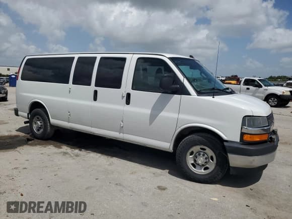 ✅ 2019 Chevrolet Express Passenger LT • VIN: 1GAZGPFG5K1220319 • Lot: 66416765. Wystawiony na Copart z przebiegiem 872 740 mil. Bezpłatny archiwum sprzedaży aukcyjnych z USA i szczegółowy raport historii pojazdu na DreamBid. Zdjęcie 4.