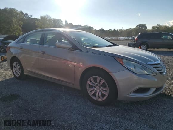 ✅ 2011 Hyundai Sonata GLS • VIN: 5NPEB4AC1BH227932 • Lot: 72975254. Listed on Copart with 175,926 mi. Free auction sales archive from the USA and detailed vehicle history report at DreamBid. Image 4.